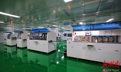 隆回高新區(qū) 優(yōu)化服務(wù)效能，光電企業(yè)60天實(shí)現(xiàn)投產(chǎn)，引領(lǐng)電子產(chǎn)品技術(shù)開發(fā)新速度